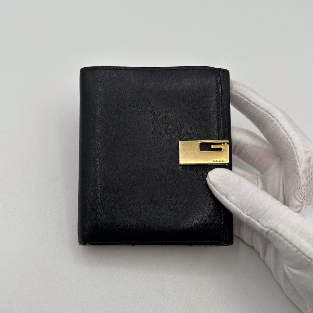 Gucci Black Leather Wallet with Gold Clasp